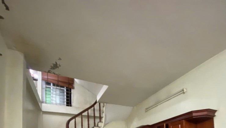 Cho thuê Ở NHÓM, HỘ GĐ nhà nguyên căn 94 Hoàng Mai,  40m2 x 4 tầng, 2 ngủ khép kín, 9 Triệu